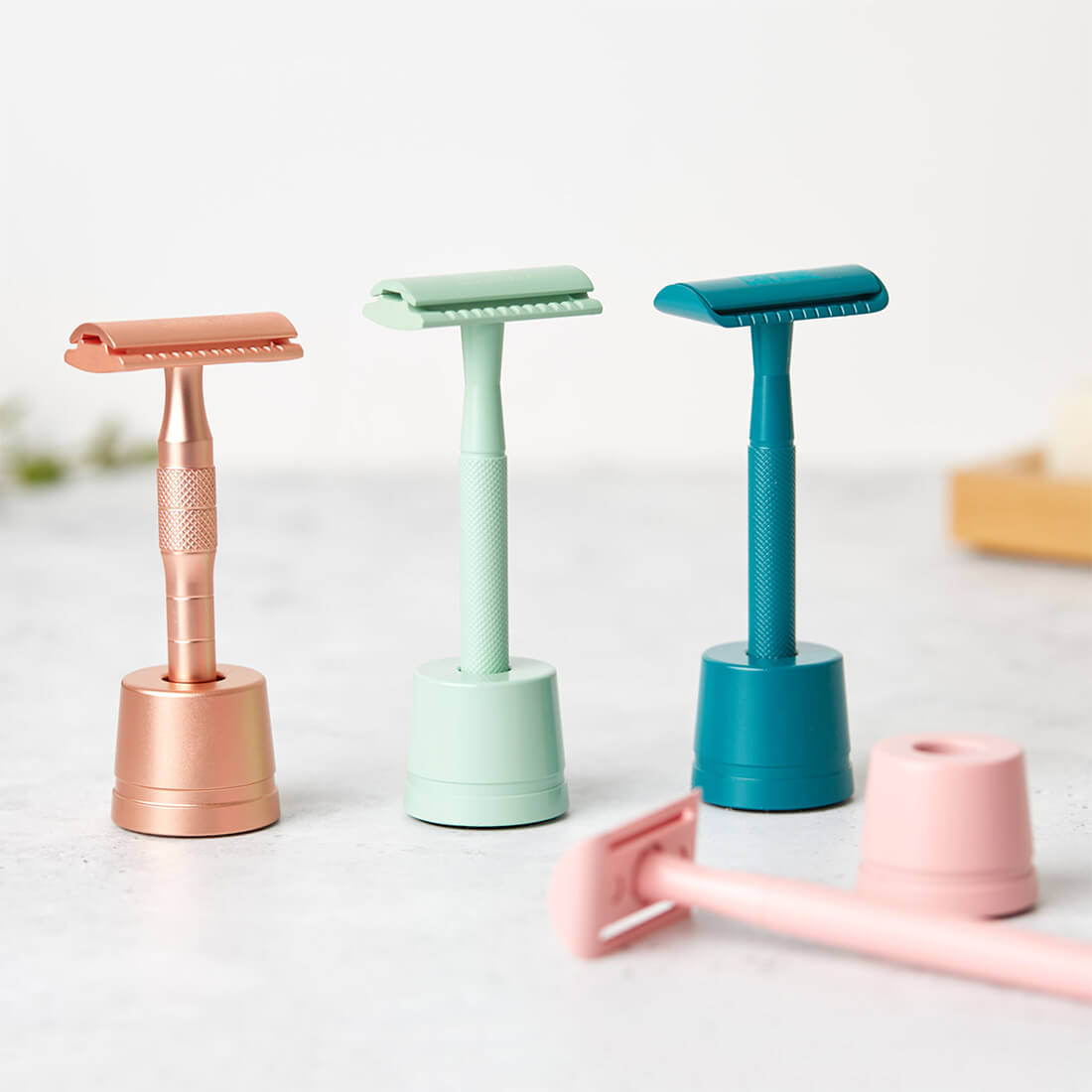 
                  
                    Reusable Safety Razors for Women & Men | Eco-Friendly Metal Razor-2
                  
                