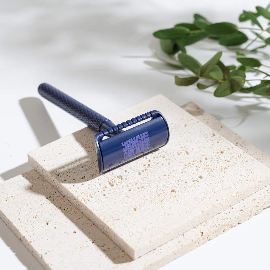 
                  
                    diamond grip jungle culture reusable razor sapphire blue
                  
                