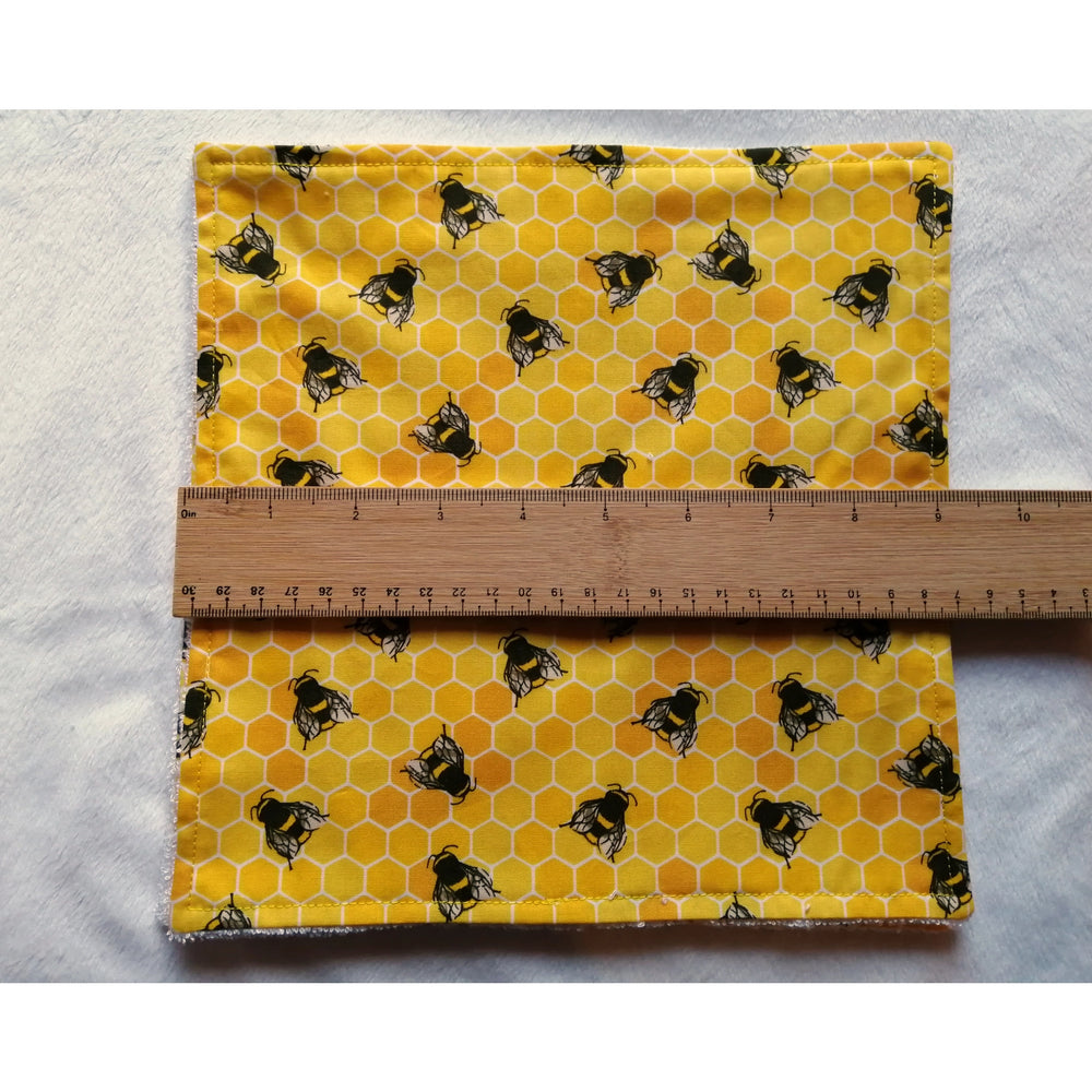 
                  
                    Hannah and Me Bamboo Kitchen Wipes, Set of 3 Honey Bee Pattern. Use instead of kitchen roll, for washing dishes and wiping surfaces
                  
                